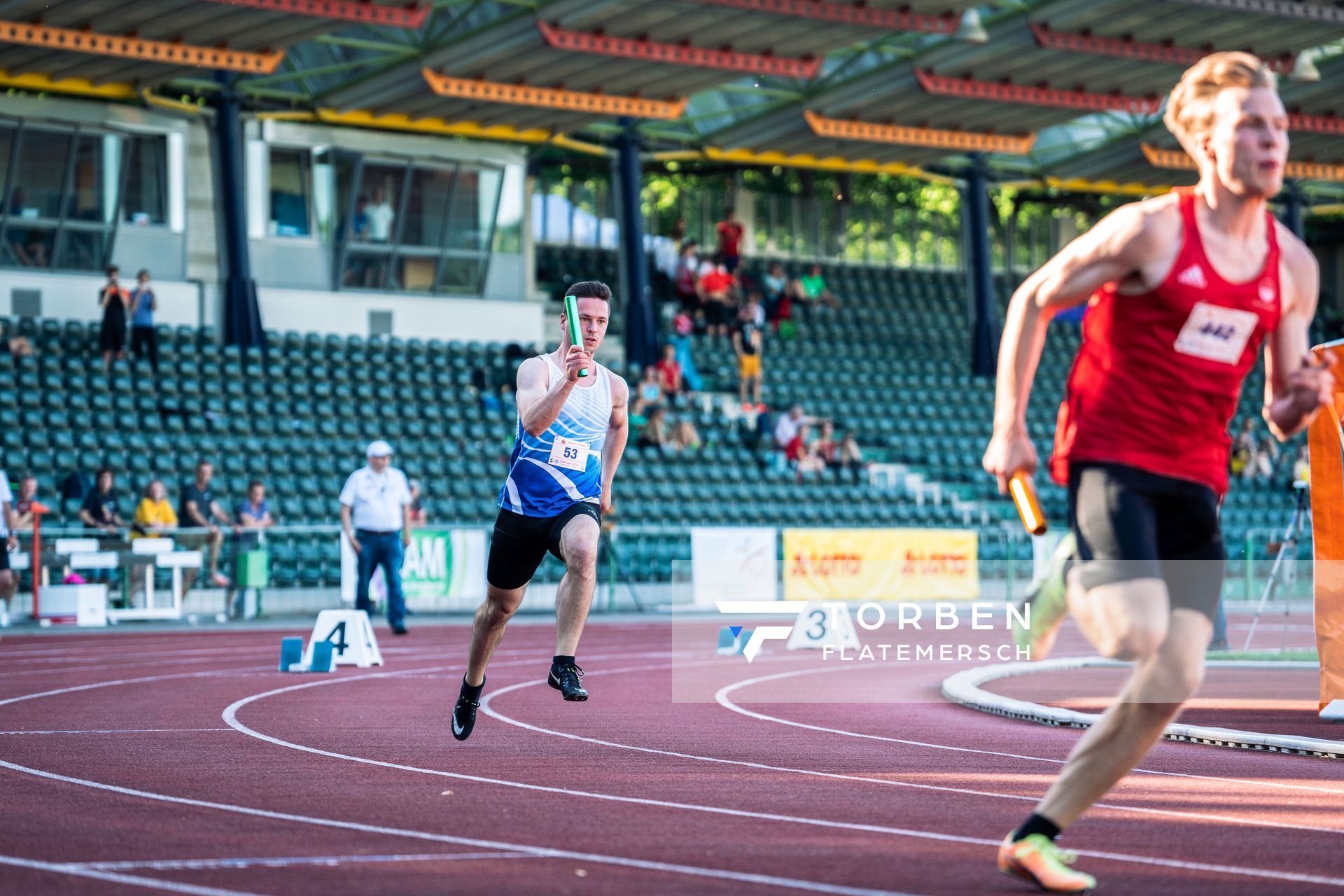 Jan Gutzeit (BTB Oldenburg) als Startlaeufer für die 4x100m Staffel des BTB Oldenburg am 02.07.2022 waehrend den NLV+BLV Leichtathletik-Landesmeisterschaften im Jahnstadion in Goettingen (Tag 1)